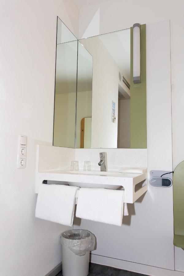 Ibis Budget Augsburg City Room photo